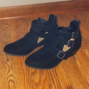 Torrid bootie 7.5 wide